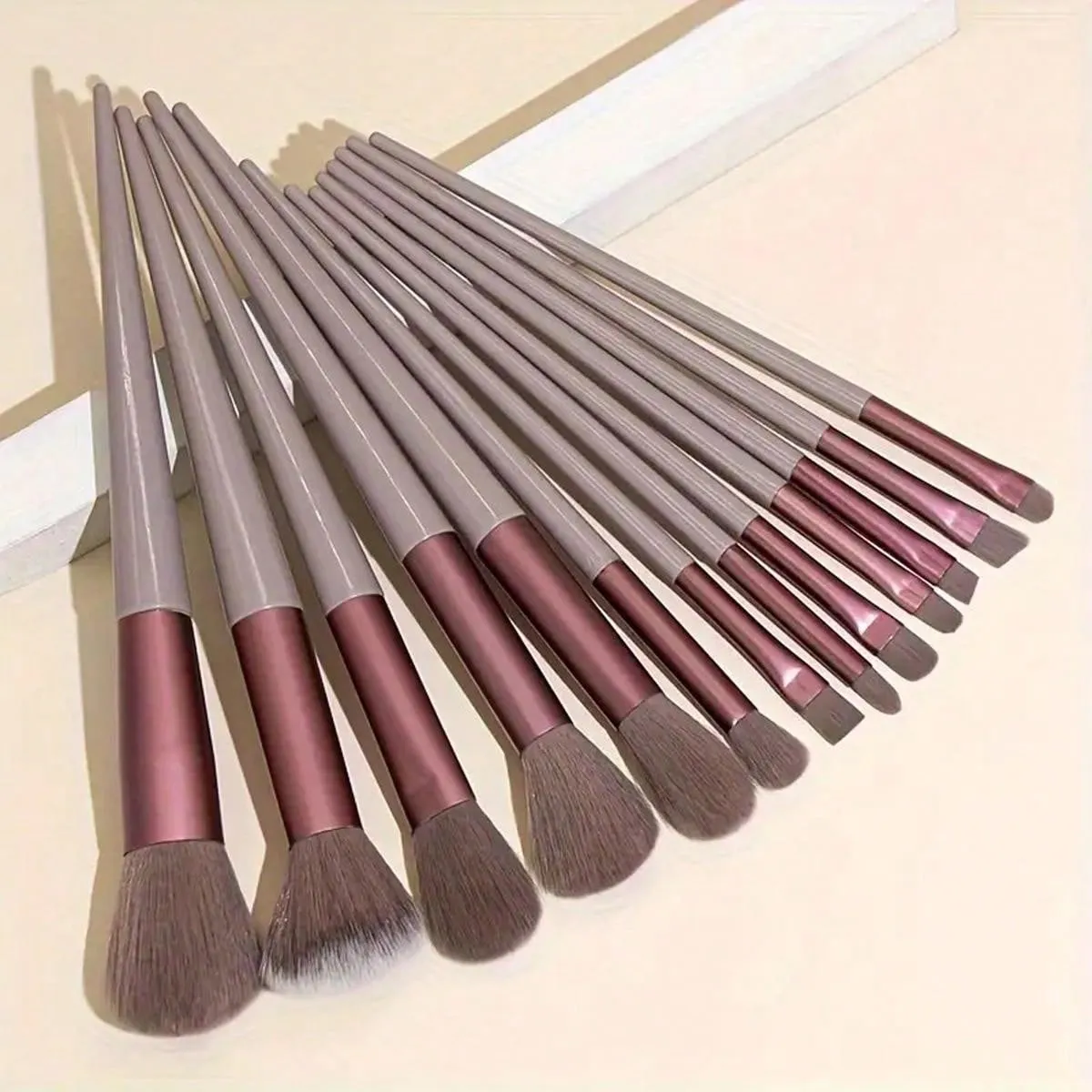 14pcs Makeup Brush Set, Including Coffee-Colored Powder Brush, Blush Brush, Contour Brush, Eye Shadow Brush, Sponge, Makeup Egg, Beginner Essential, Portable Storage Bag, Travel Makeup Tool