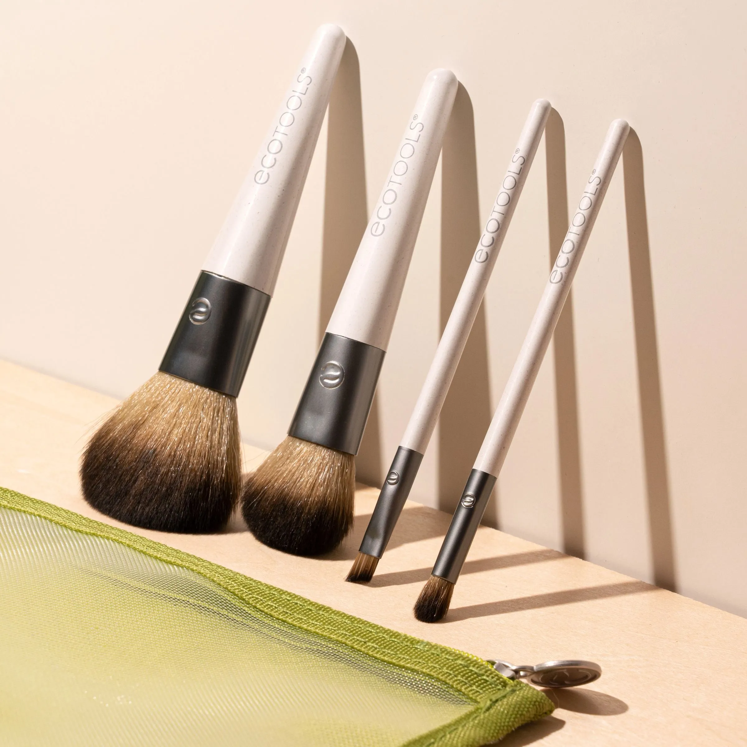 On-The-Go Style Makeup Brush Kit